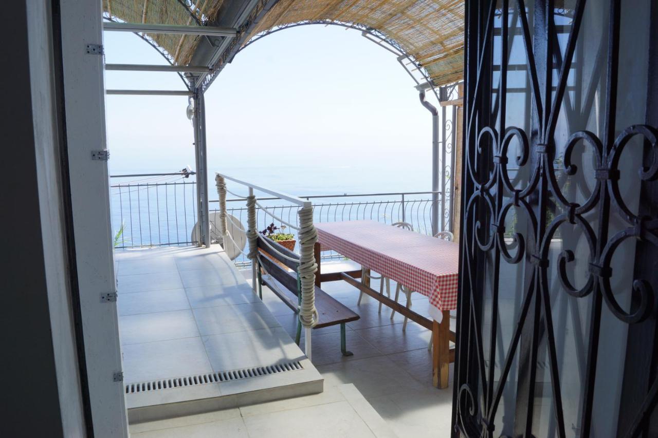 Апартаменты Total Sea View Grimaldi Вентимилья Экстерьер фото